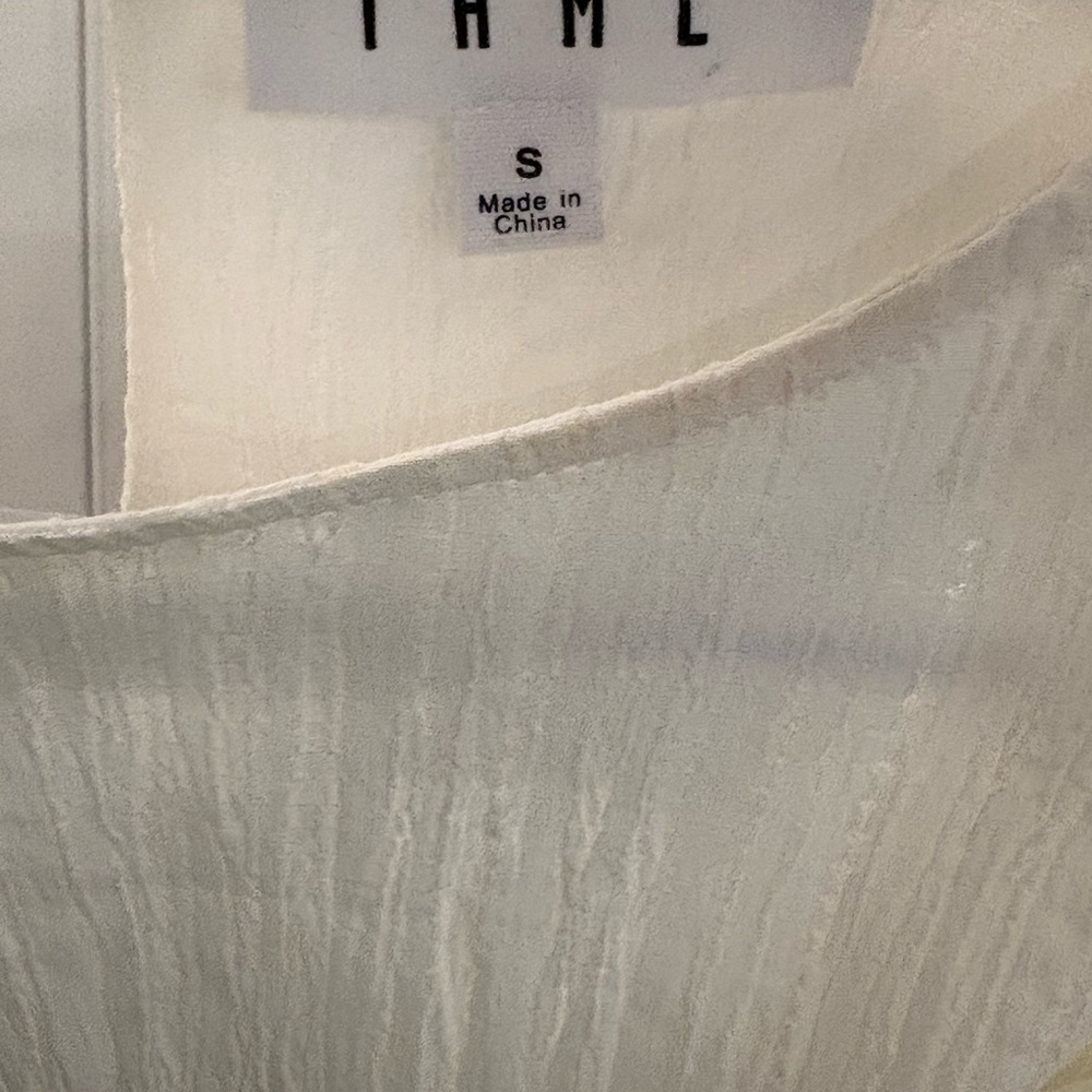 NWT - THML Ruffle Puff Sleeve Top